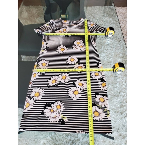 Violet b. Women Black & White Round Neck Short Sleeve Knee Length Dress Medium - Picture 11 of 12